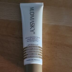 Heat Protecting Hair Serum!